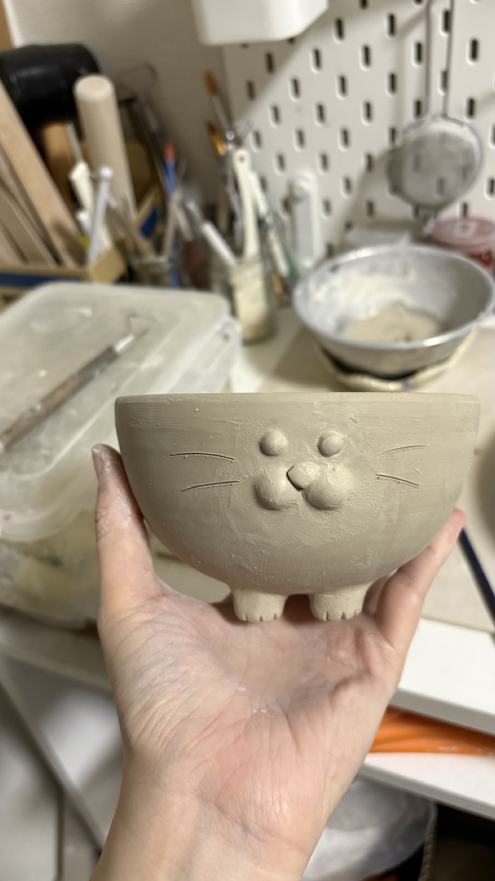 顔は型を使わず