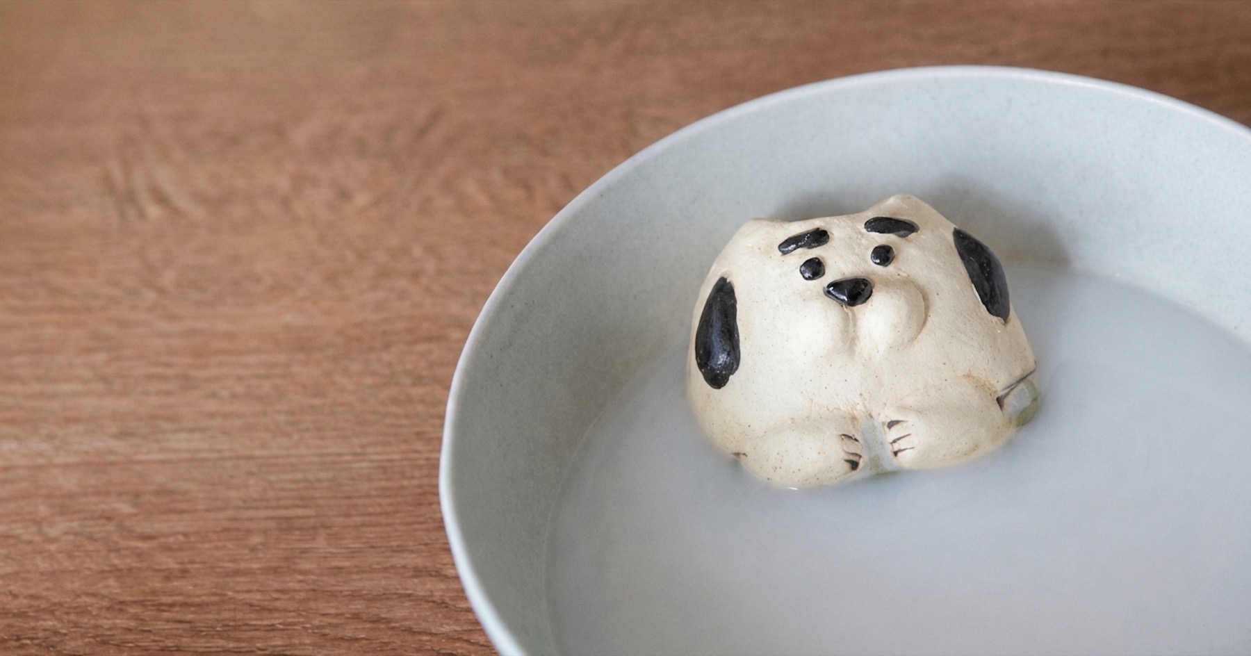 目止めの処理中のいぬの器